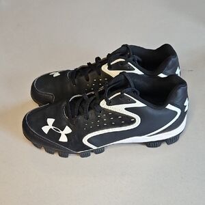 Under Armour Black Baseball Cleats